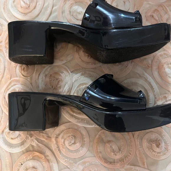 Steve Madden Patent Platform Slides - Picture 2 of 5